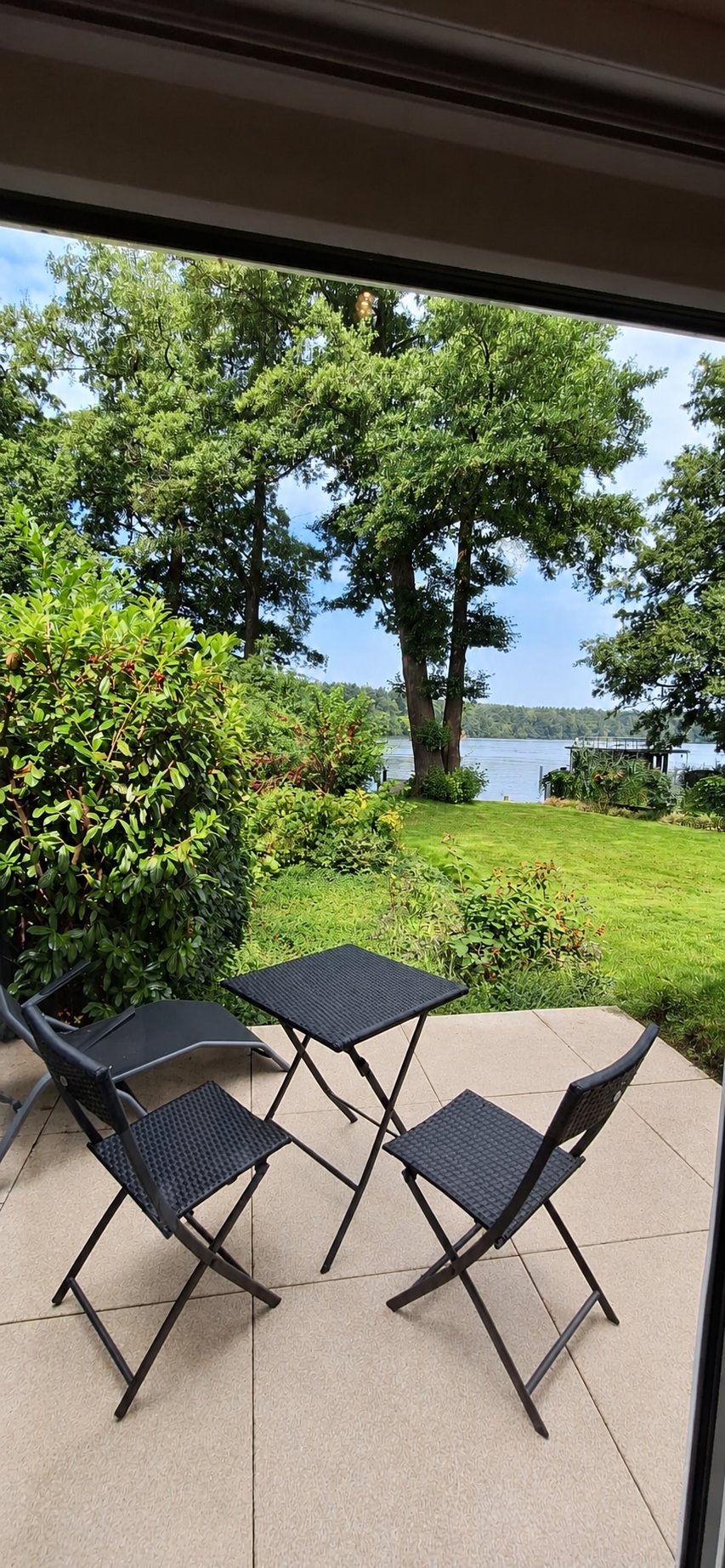 Terrasse des Gästehauses mit Blick auf den Großen Zug